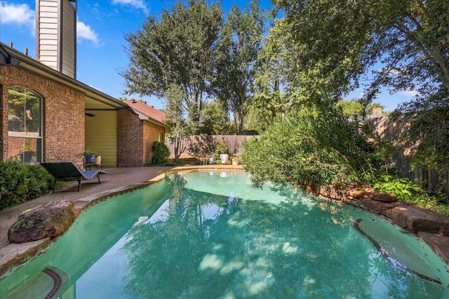2900 Woodhaven Drive, Grapevine, TX 76051
