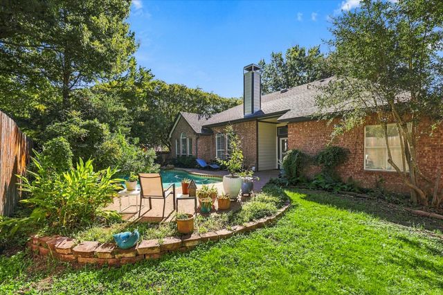 2900 Woodhaven Drive, Grapevine, TX 76051