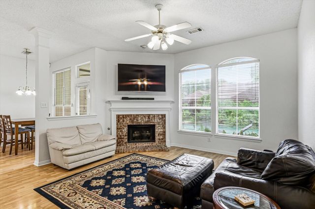 2900 Woodhaven Drive, Grapevine, TX 76051