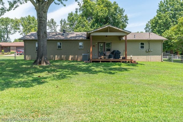 6414 Crimson Avenue, Fort Smith, AR 72903