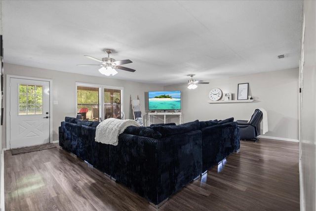 1527 E State Highway 315, Mount Enterprise, TX 75681