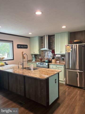 12421 N OLD STATE RD, Ellendale, DE 19941