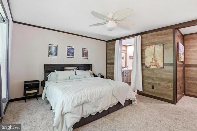 12421 N OLD STATE RD, Ellendale, DE 19941