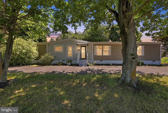 12421 N OLD STATE RD, Ellendale, DE 19941
