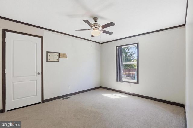 12421 N OLD STATE RD, Ellendale, DE 19941
