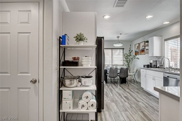 1658 Garden Path Court, Las Vegas, NV 89119