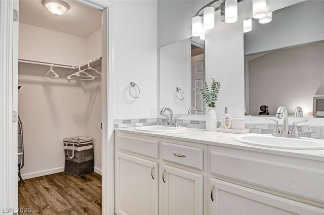 1658 Garden Path Court, Las Vegas, NV 89119