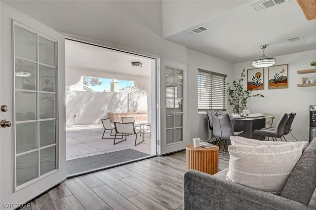 1658 Garden Path Court, Las Vegas, NV 89119