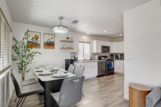1658 Garden Path Court, Las Vegas, NV 89119