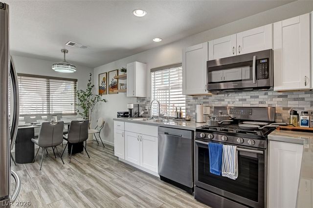 1658 Garden Path Court, Las Vegas, NV 89119