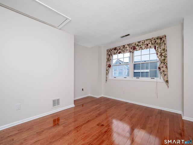 37 Wilton Crest 37, Wilton, CT 06897