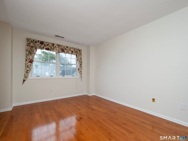 37 Wilton Crest 37, Wilton, CT 06897
