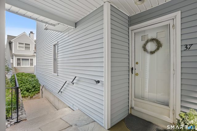 37 Wilton Crest 37, Wilton, CT 06897