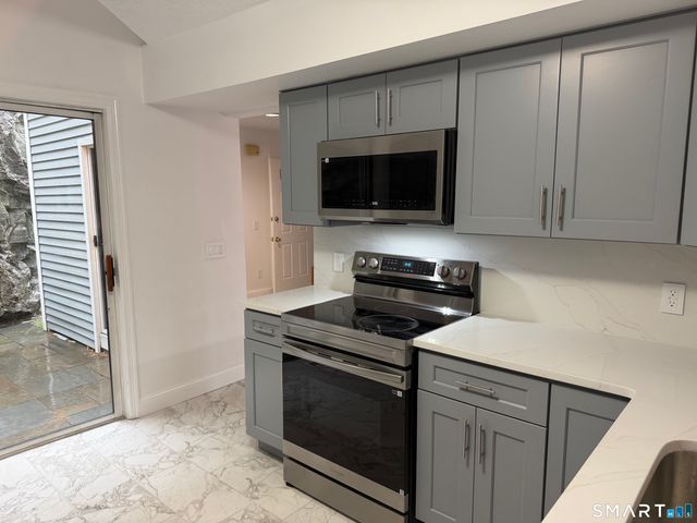 37 Wilton Crest 37, Wilton, CT 06897
