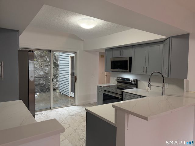 37 Wilton Crest 37, Wilton, CT 06897