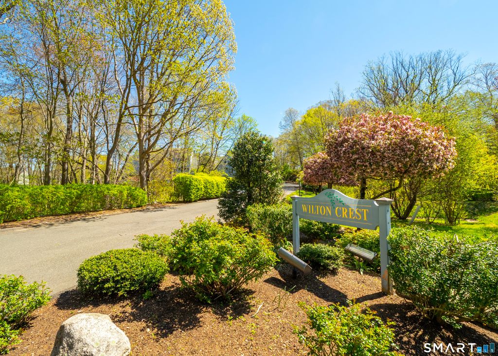 37 Wilton Crest 37, Wilton, CT 06897