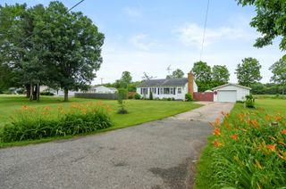 9809 S Sprinkle Road, Pavilion Twp, MI 49002