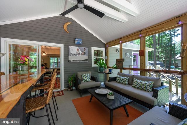 225 TYLER AVE, Saint Michaels, MD 21663