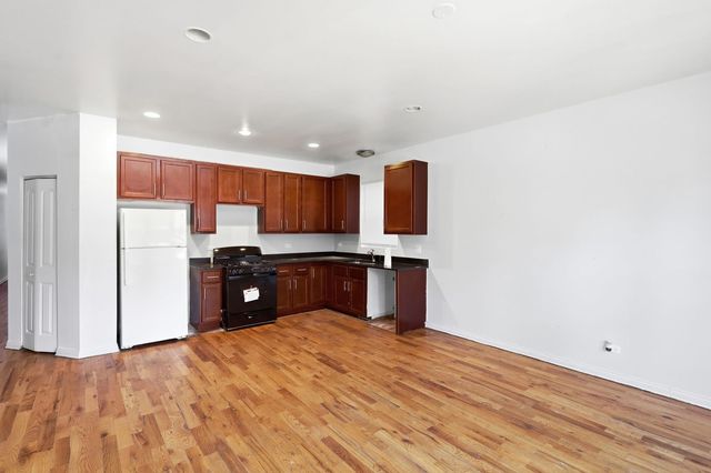 1342 E 73rd Street 1, Chicago, IL 60619