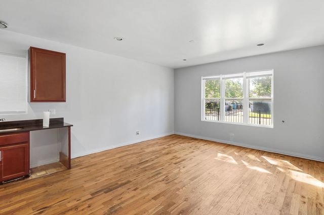 1342 E 73rd Street 1, Chicago, IL 60619