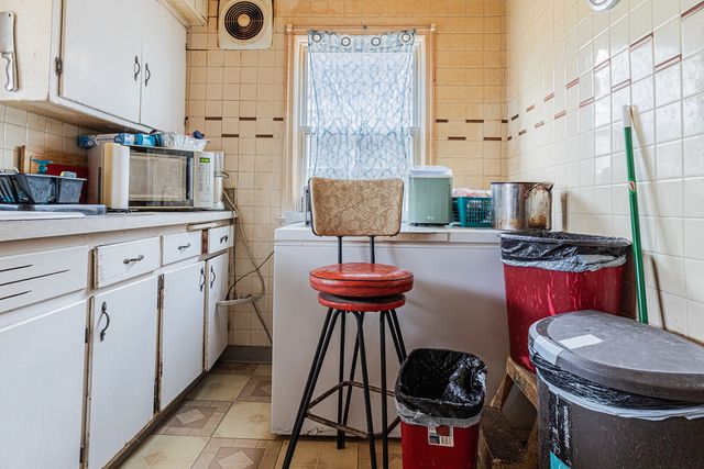 8026 S Fairfield Avenue, Chicago, IL 60652