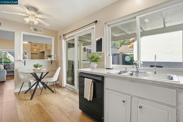 4 Mt Wilson Way, Clayton, CA 94517