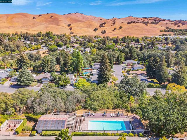 4 Mt Wilson Way, Clayton, CA 94517