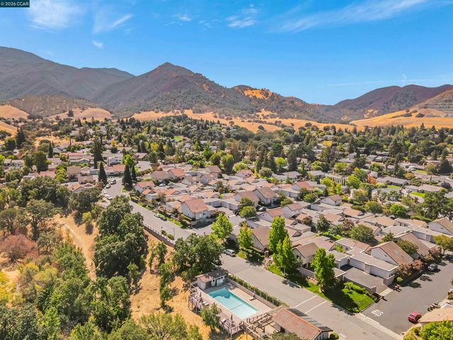 4 Mt Wilson Way, Clayton, CA 94517