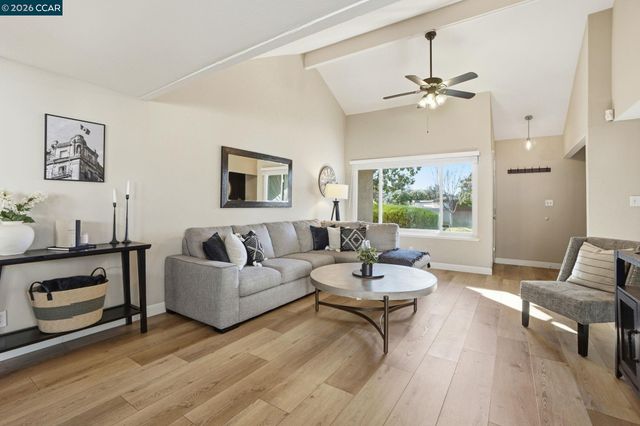 4 Mt Wilson Way, Clayton, CA 94517