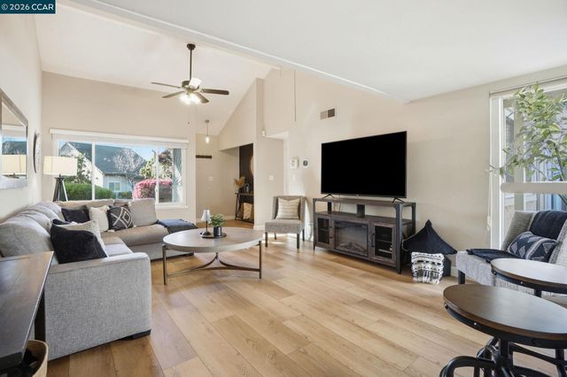 4 Mt Wilson Way, Clayton, CA 94517