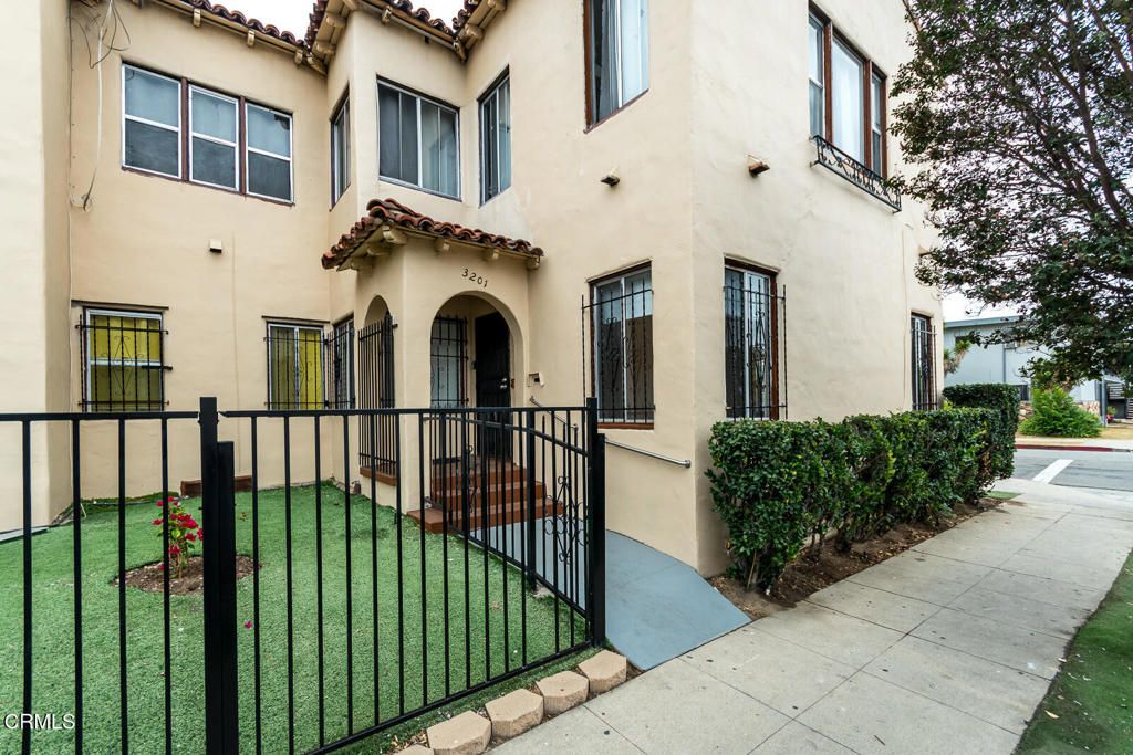 3201 W 21st Street, Los Angeles, CA 90018
