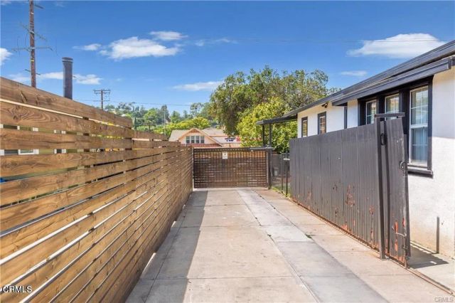 6854 N Figueroa Street, Los Angeles, CA 90042