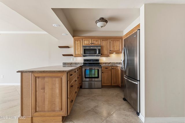 520 Beach Boulevard, 405, Biloxi, MS 39530