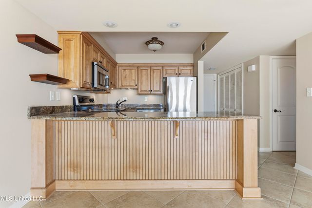 520 Beach Boulevard, 405, Biloxi, MS 39530