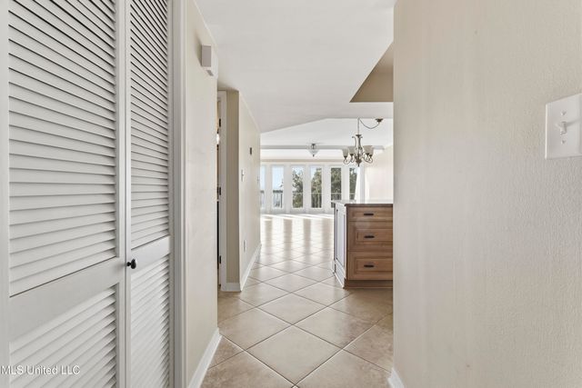 520 Beach Boulevard, 405, Biloxi, MS 39530