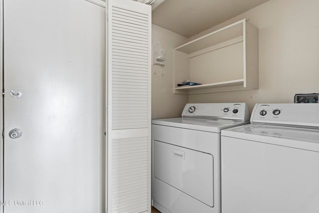 520 Beach Boulevard, 405, Biloxi, MS 39530