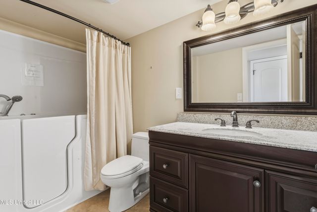 520 Beach Boulevard, 405, Biloxi, MS 39530