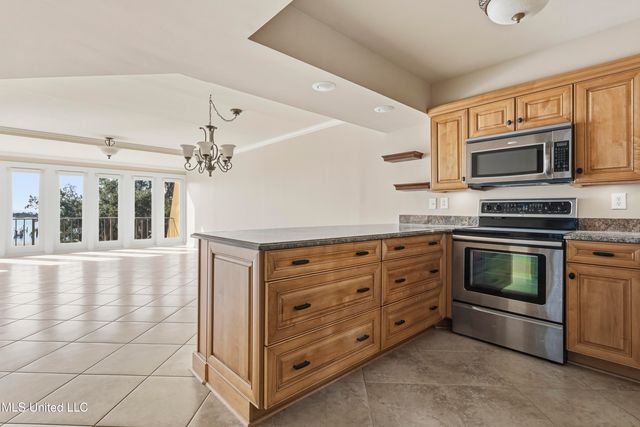 520 Beach Boulevard, 405, Biloxi, MS 39530