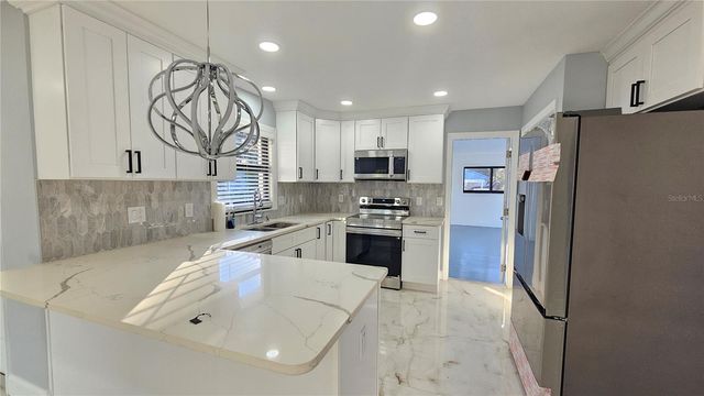 803 W MORSE STREET, Plant City, FL 33563