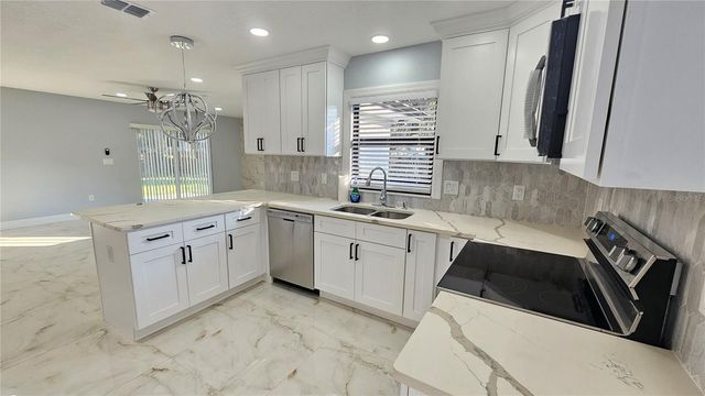 803 W MORSE STREET, Plant City, FL 33563