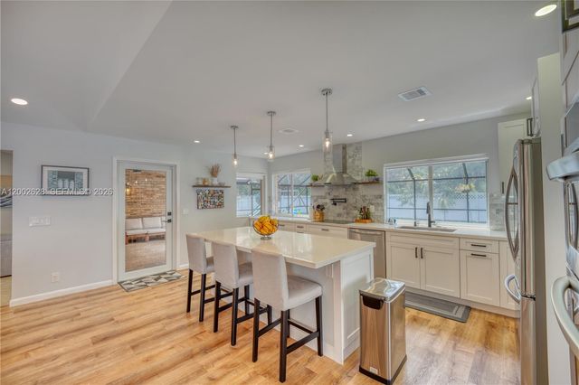 966 NW 114th Ave, Coral Springs, FL 33071