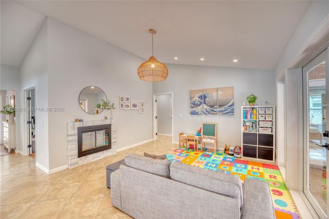 966 NW 114th Ave, Coral Springs, FL 33071