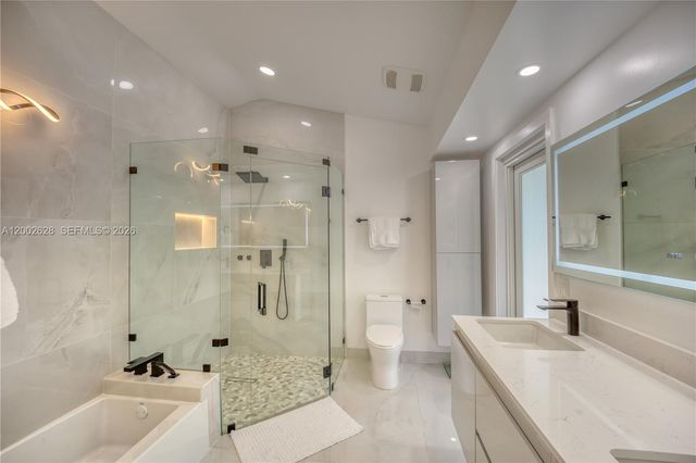 966 NW 114th Ave, Coral Springs, FL 33071