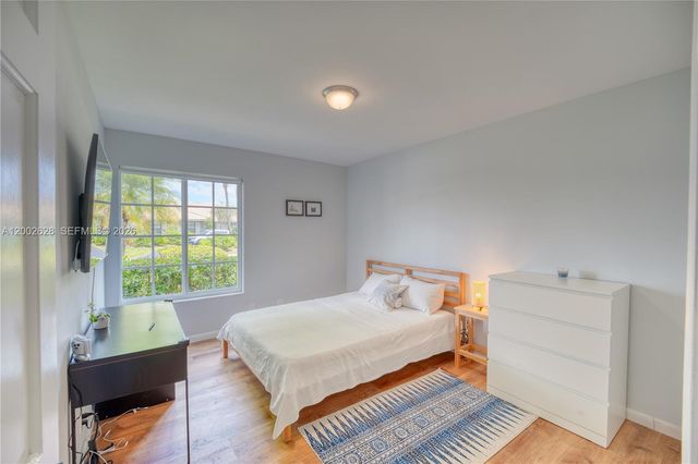 966 NW 114th Ave, Coral Springs, FL 33071