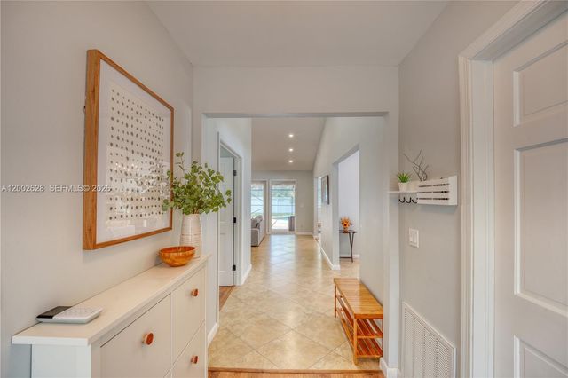 966 NW 114th Ave, Coral Springs, FL 33071