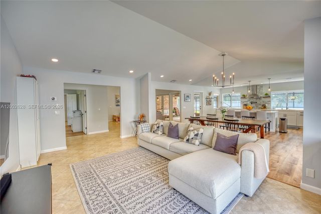 966 NW 114th Ave, Coral Springs, FL 33071