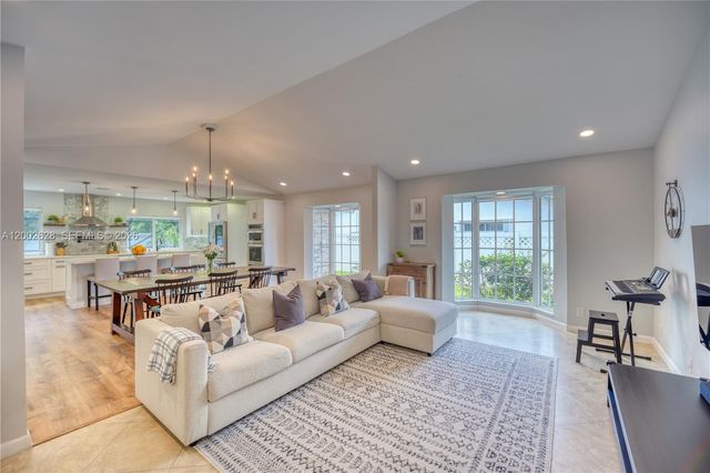 966 NW 114th Ave, Coral Springs, FL 33071