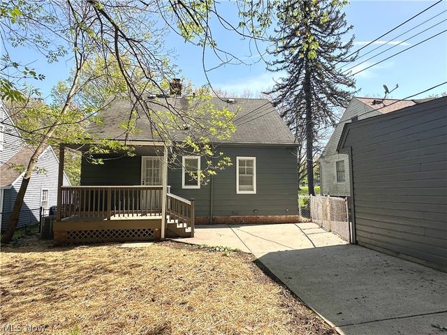 982 Quarry Drive, Cleveland Heights, OH 44121