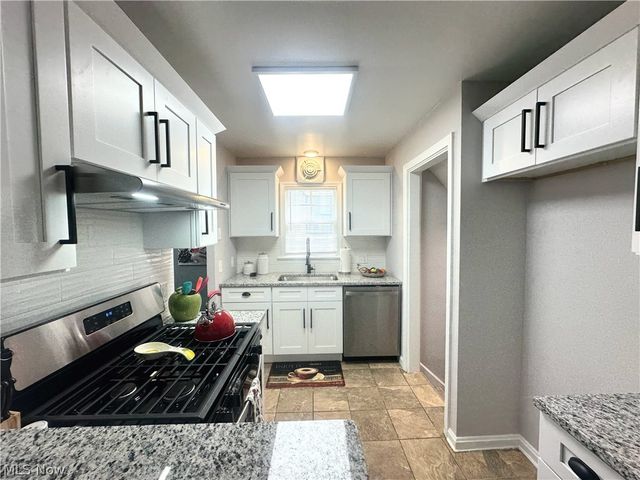 982 Quarry Drive, Cleveland Heights, OH 44121