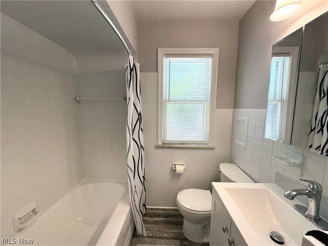 982 Quarry Drive, Cleveland Heights, OH 44121